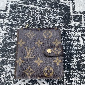 Louis Vuitton Monogram Compact Zip Wallet Leather